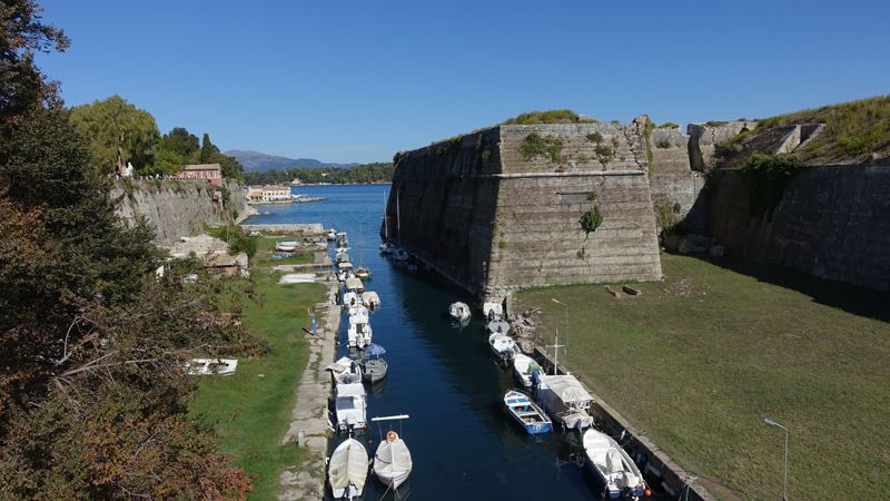 2017-10-10_110600 korfu-2017.jpg - Kanal am Alten Fort                               